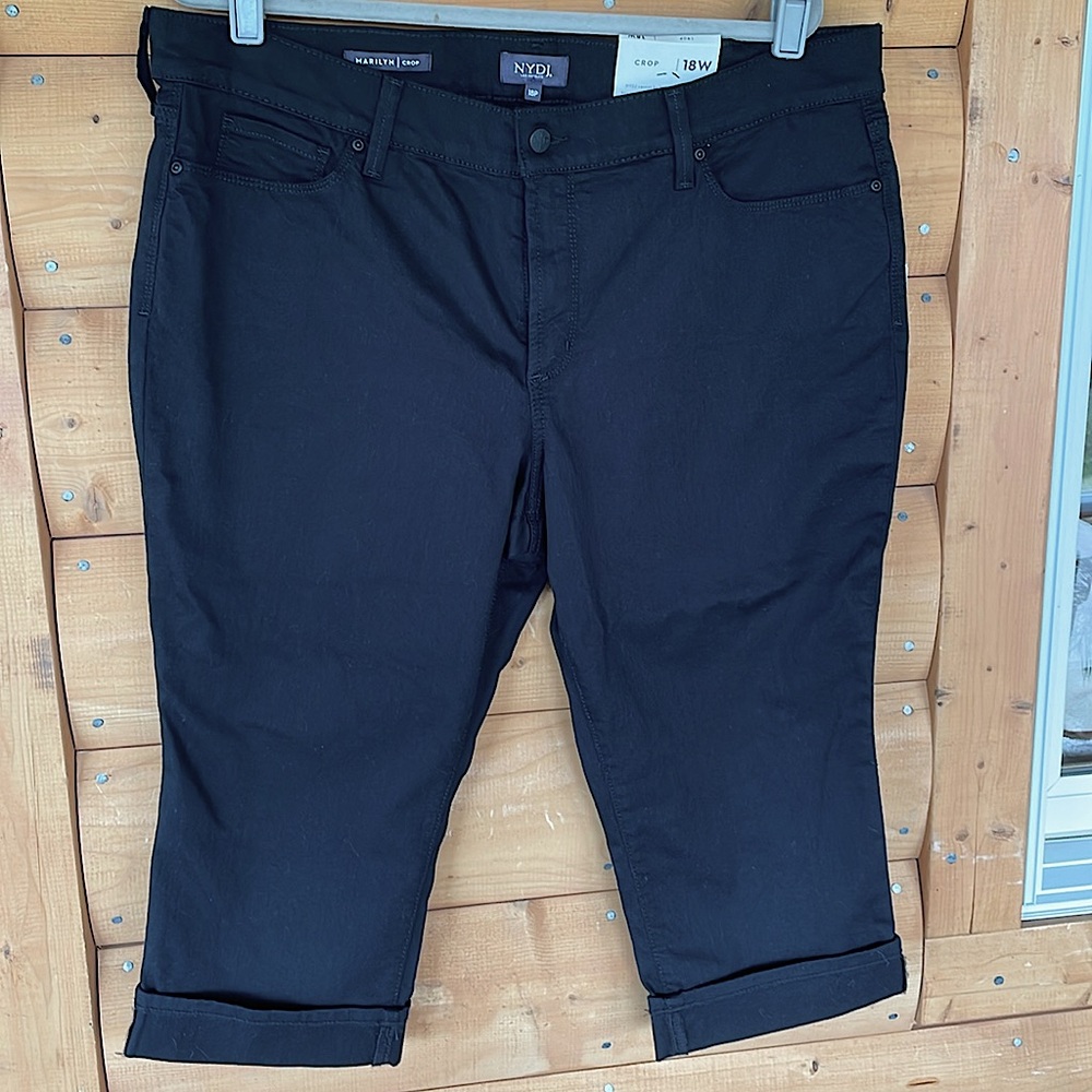 NYDJ Marilyn Crop Cuffed Denim Capri Jeans. Plus Size 18W. True Black. NWT - Picture 4 of 15